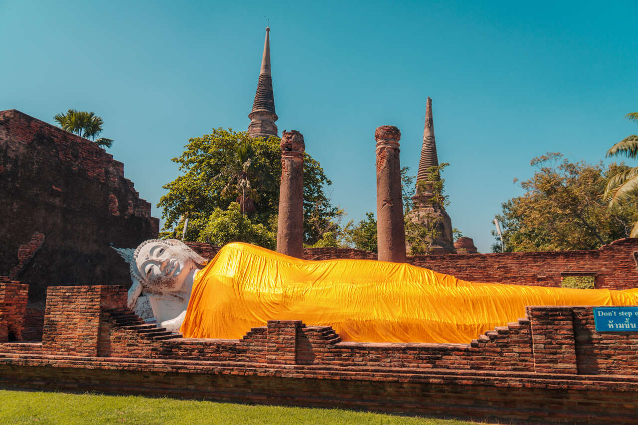 Reflect on Ayutthaya’s architectural grandeur